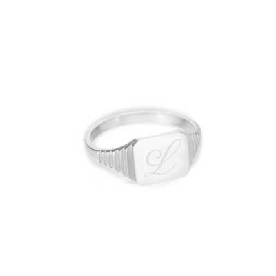 SS23 Poppy Pinky Initial Ring