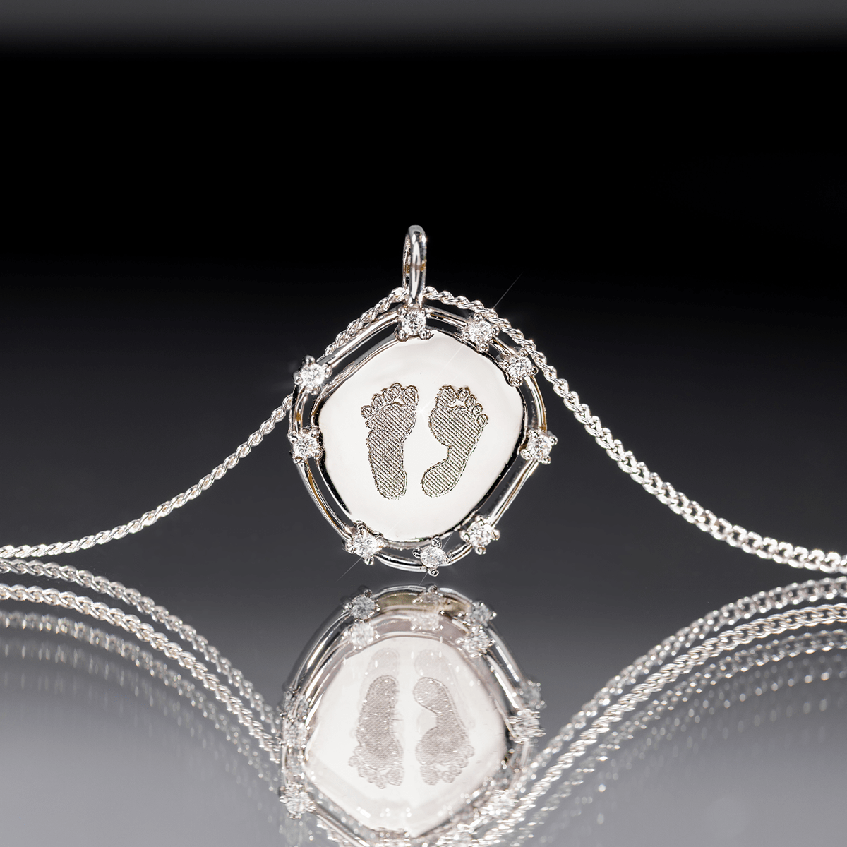 Brilliance Hand- or Footprint Coin Necklace