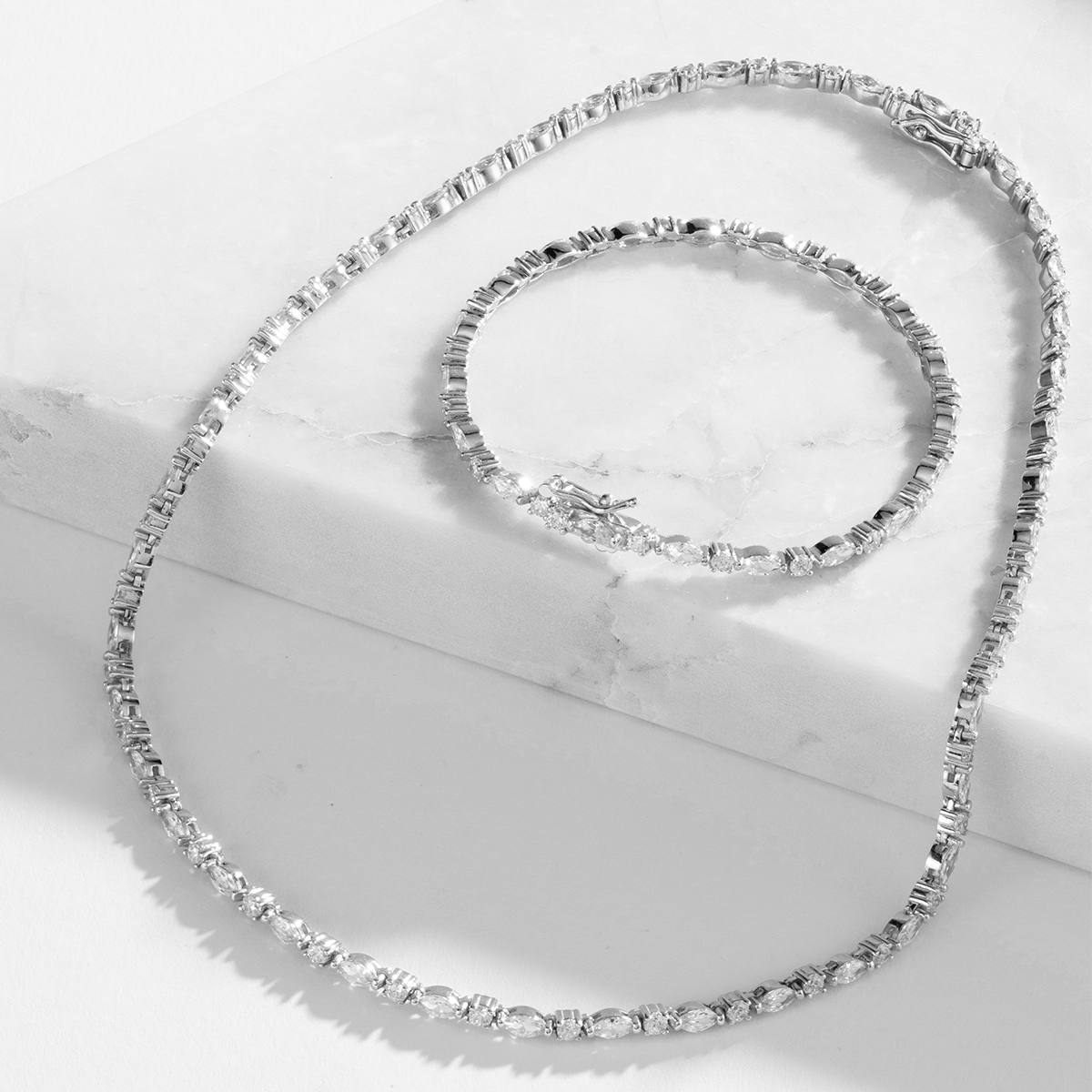 Dazzling Tennis Armband