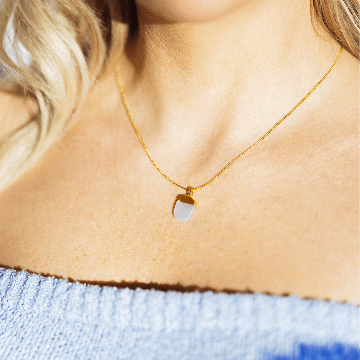 Power of Blue Chalcedony Kette