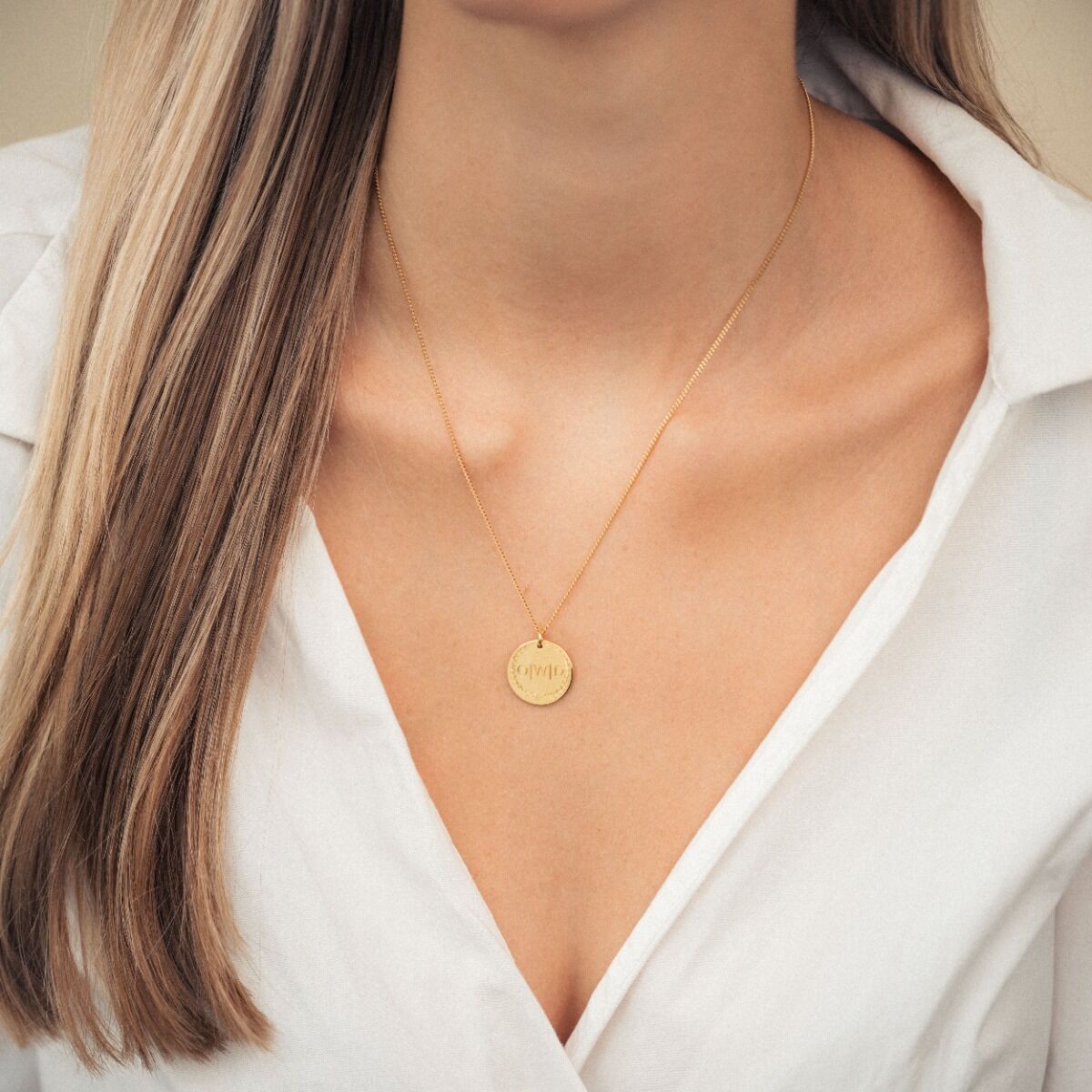 Coin neck online