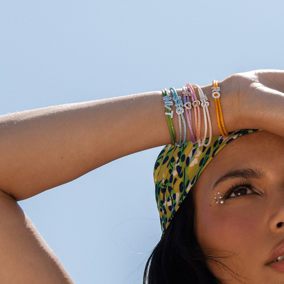Lola Letter Sparkle Armband