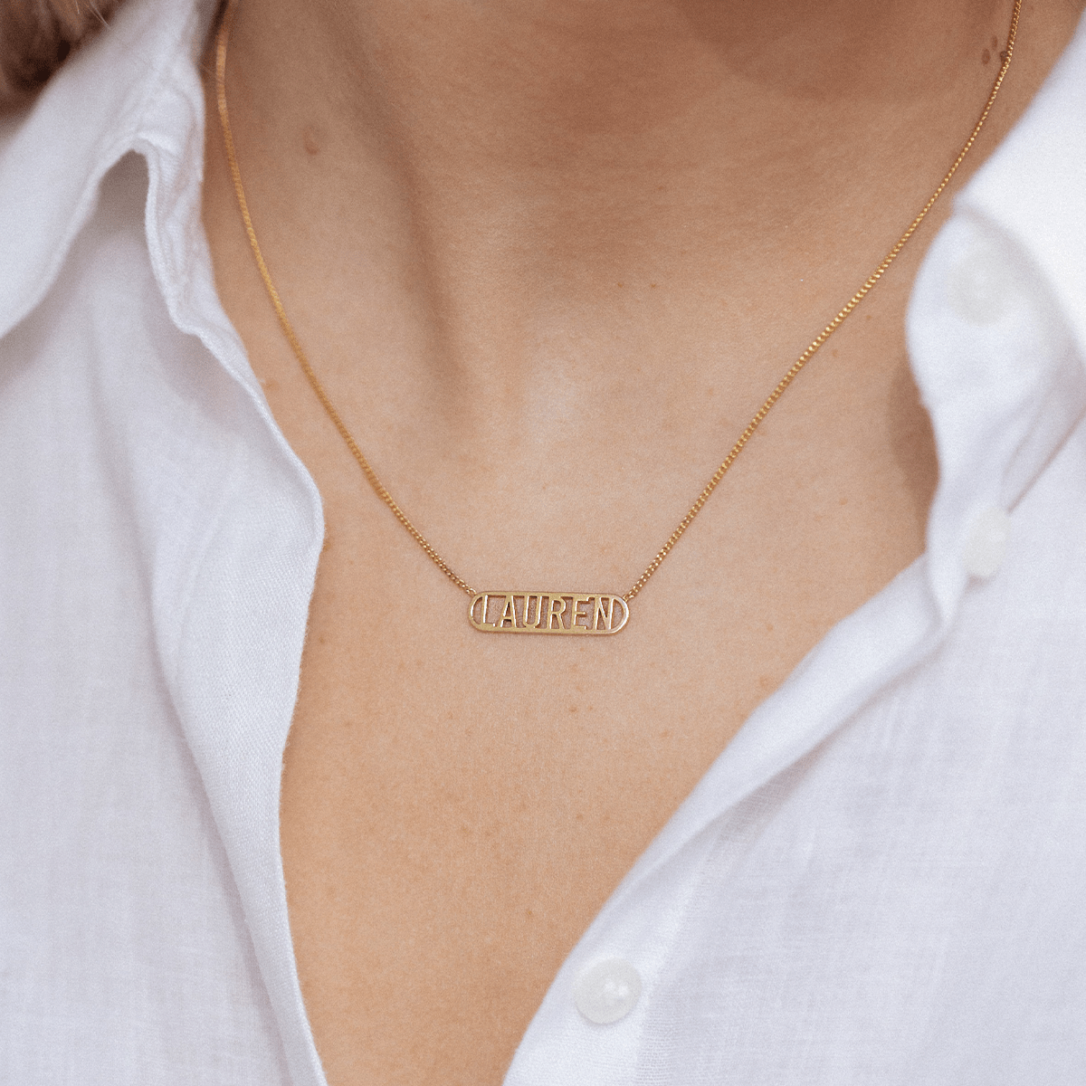 Nora Name Necklace Deluxe