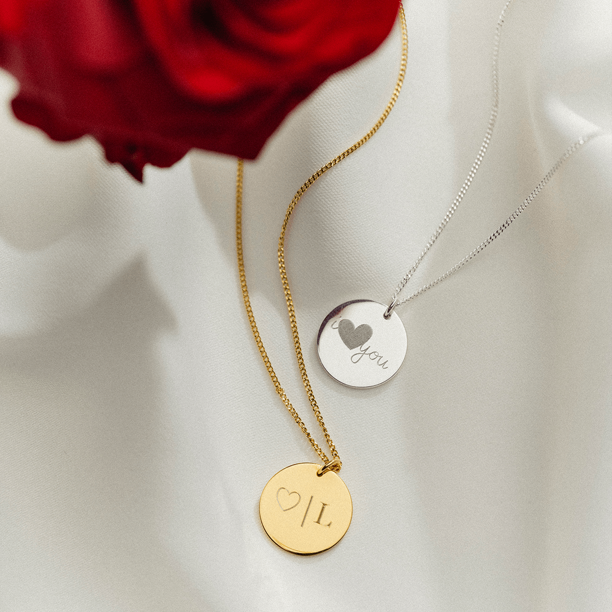 Love Initial Coin Ketting