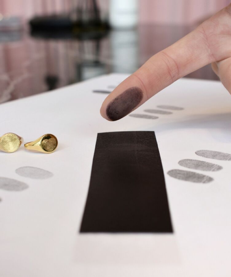 Do It Yourself Hand- or Footprint Strip