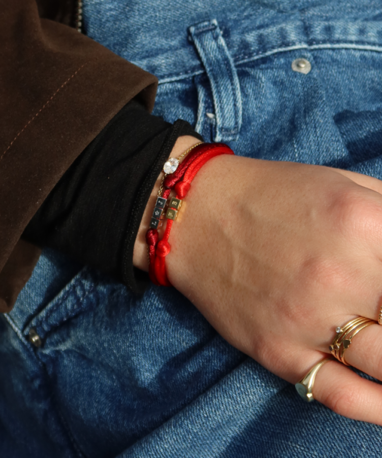 Initial Würfel Satin Kordel Armband