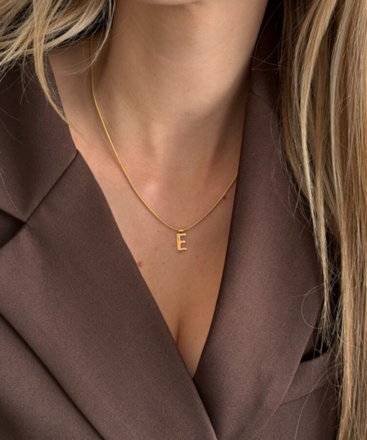 Limited Edition Ruby Rope Letter Ketting