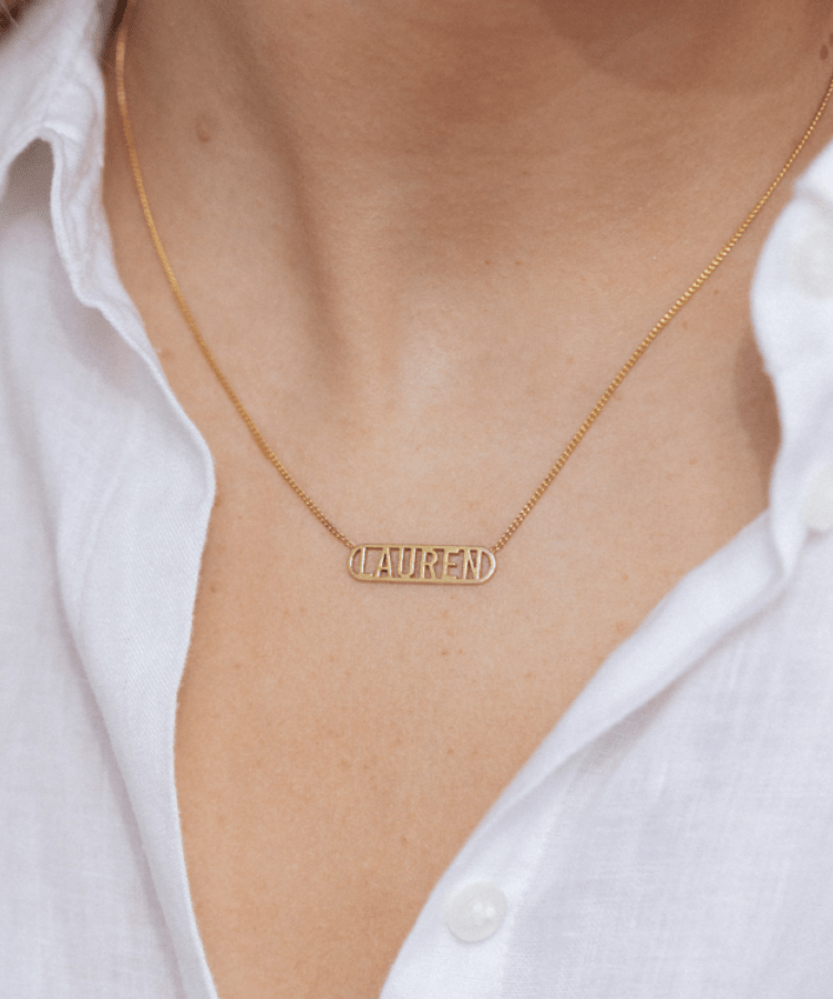 Nora Name Necklace Deluxe