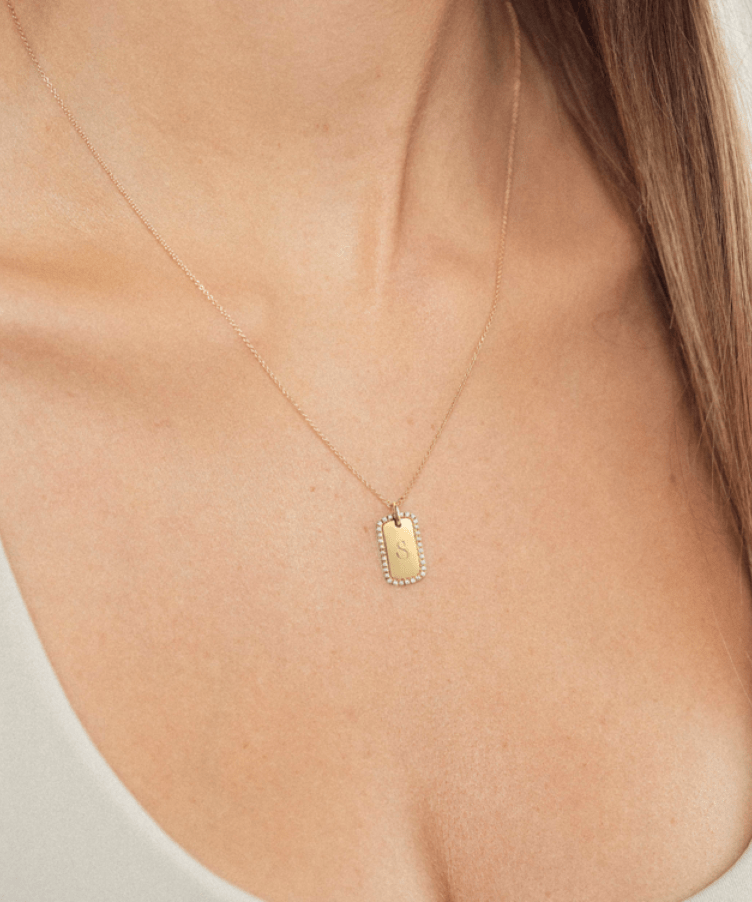 Pavé Monogram Tag Ketting Deluxe