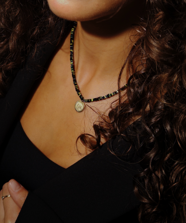 Mystic Initial Perlen Münze Kette